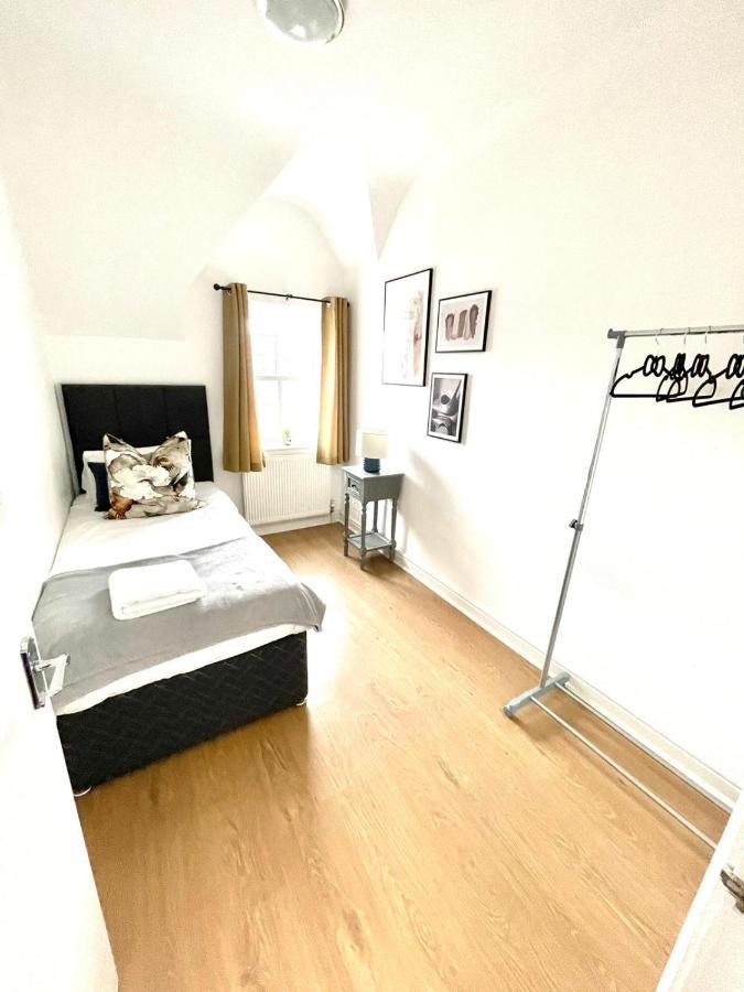 Koala & Tree - 2 Bedroom In City Centre - Short Lets & Serviced Accommodation Cambridge Kültér fotó