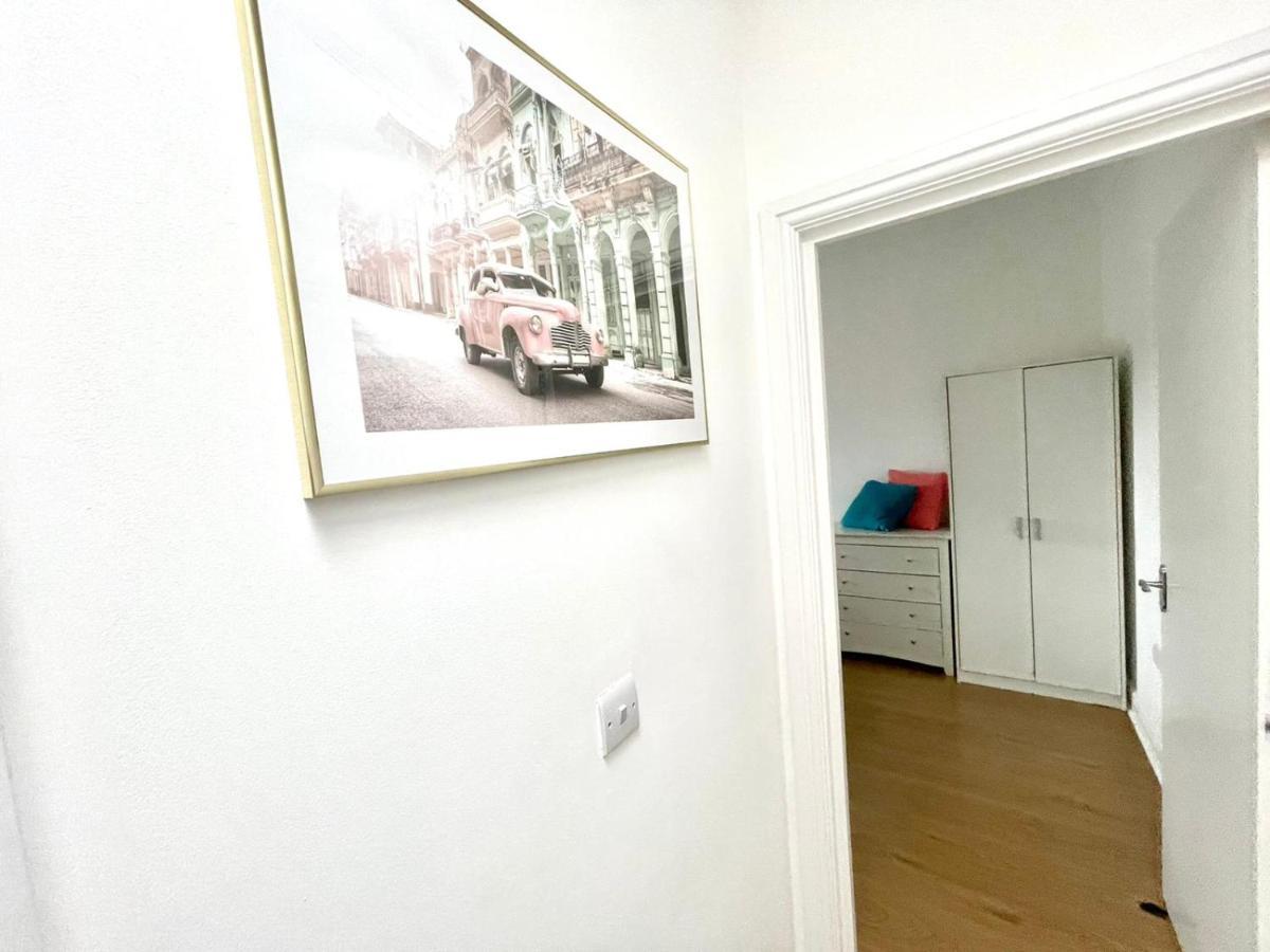 Koala & Tree - 2 Bedroom In City Centre - Short Lets & Serviced Accommodation Cambridge Kültér fotó