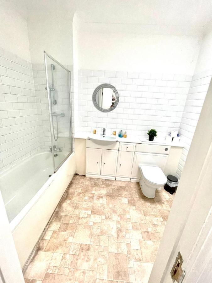 Koala & Tree - 2 Bedroom In City Centre - Short Lets & Serviced Accommodation Cambridge Kültér fotó