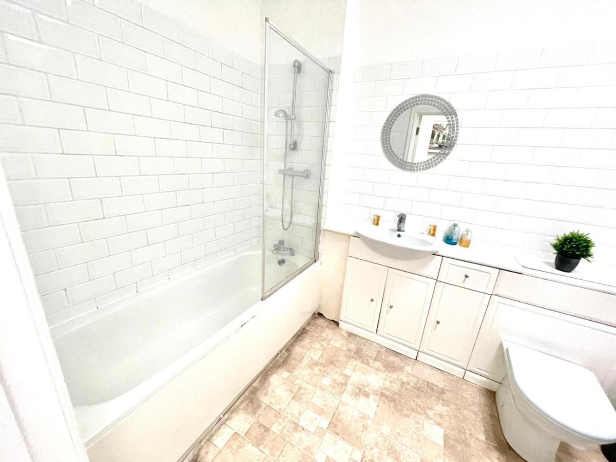 Koala & Tree - 2 Bedroom In City Centre - Short Lets & Serviced Accommodation Cambridge Kültér fotó